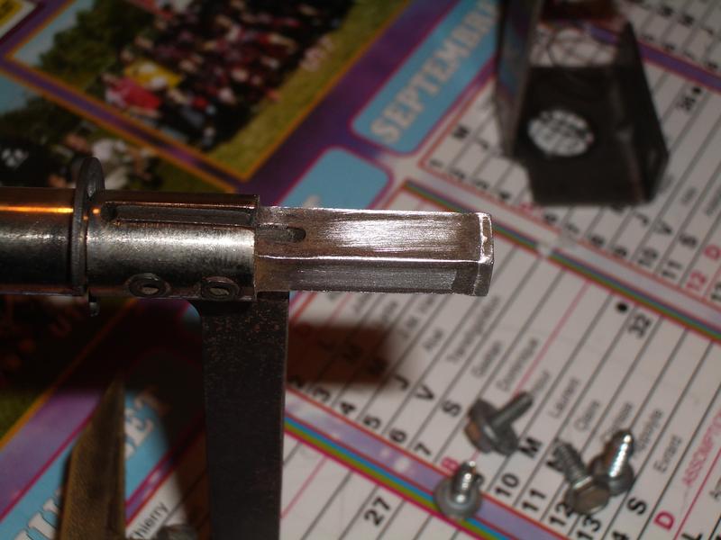 Cleaning kicker axis