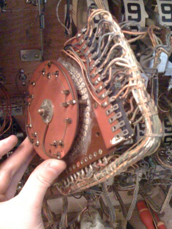 Teflon-lubricated Player Unit rivets